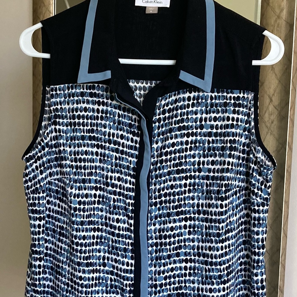 CALVIN KLEIN Womens Sleeveless Loose Fit Button-Down Shirt. EUC
